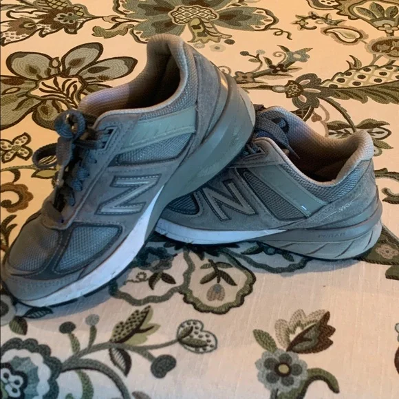 New Balance Gray Running/Walking Shoes 7.5M - Picture 2 of 4